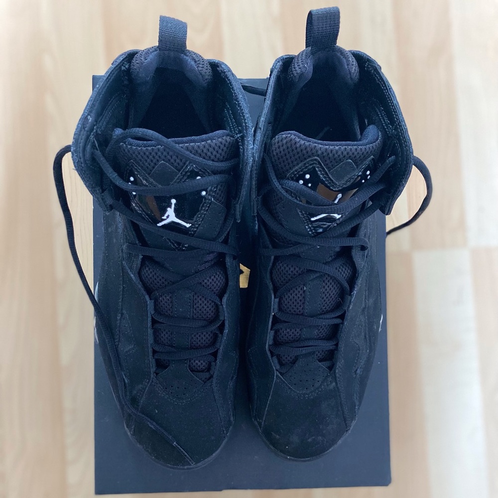Jordan True Flight Shoes (with original box) - Picture 3 of 6